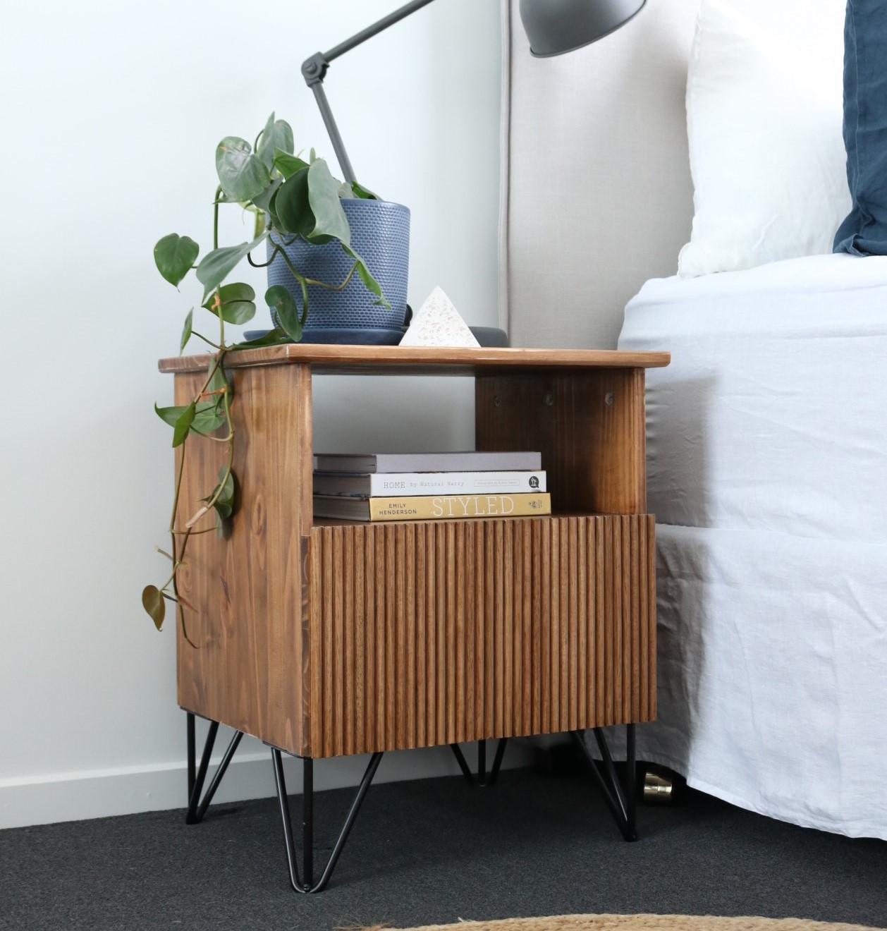 How to Upcycle a Side Table!